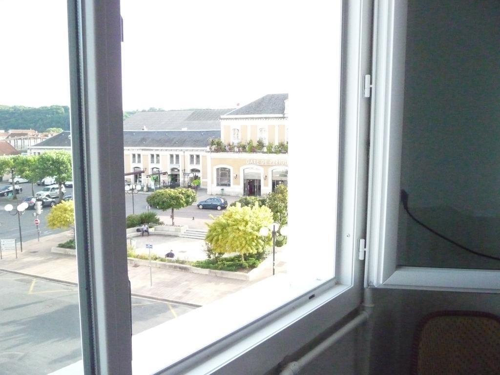 Hotel De La Gare Периго Номер фото