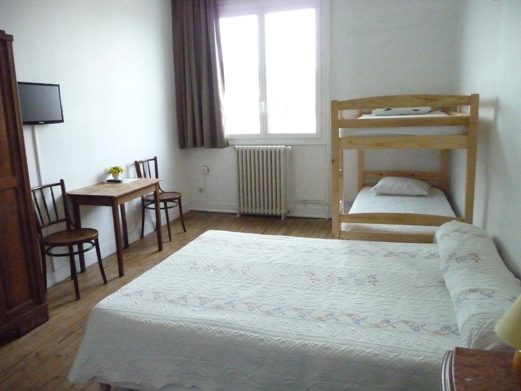 Hotel De La Gare Периго Номер фото
