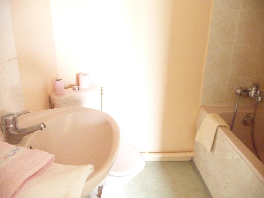 Hotel De La Gare Периго Номер фото