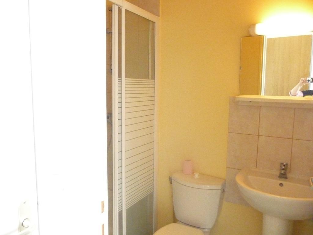Hotel De La Gare Периго Номер фото