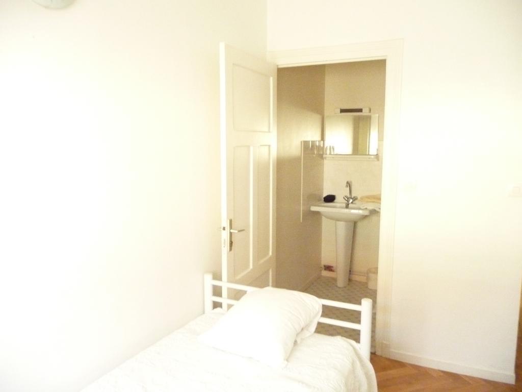 Hotel De La Gare Периго Номер фото